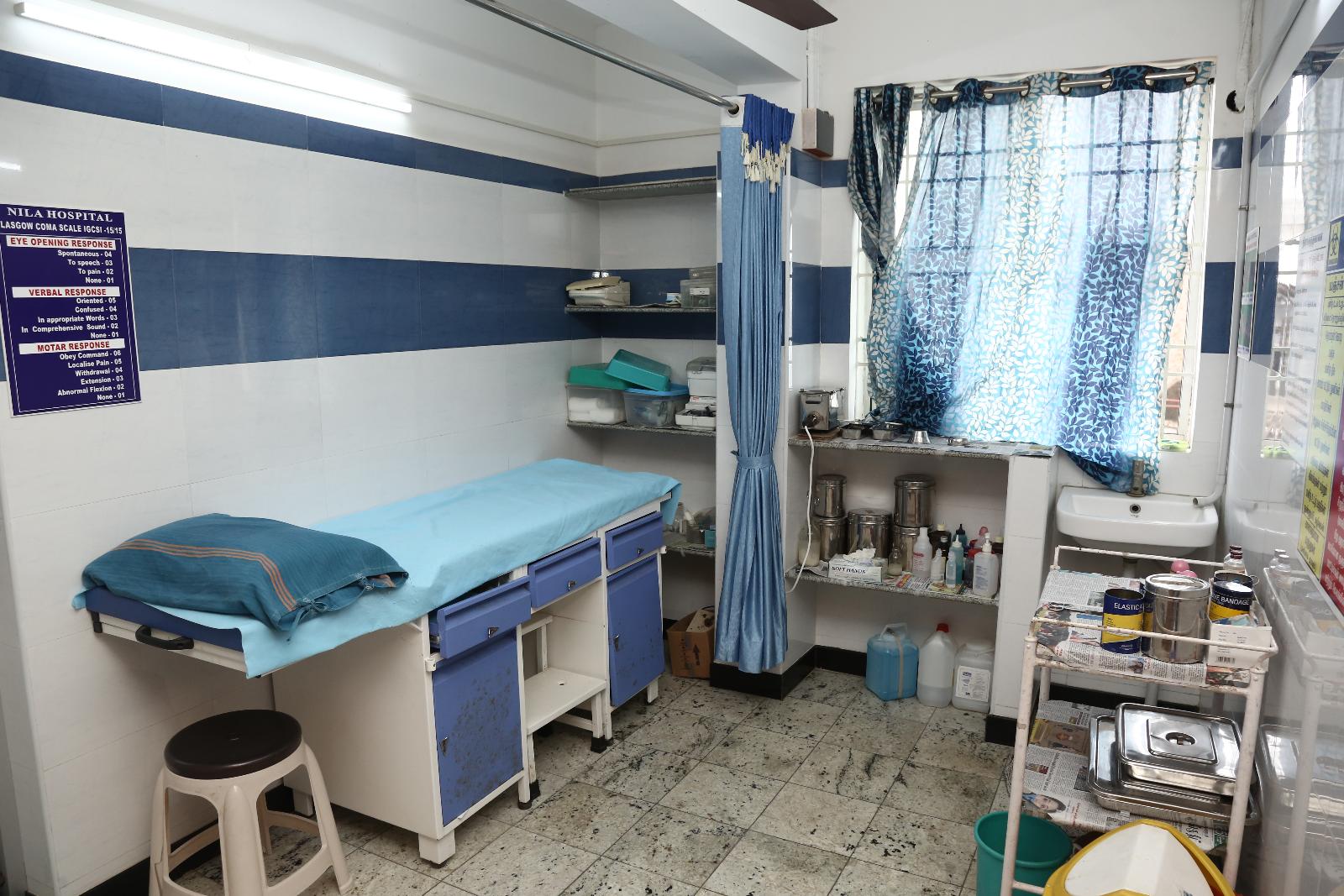 Patient care space for maternal monitoring and recovery